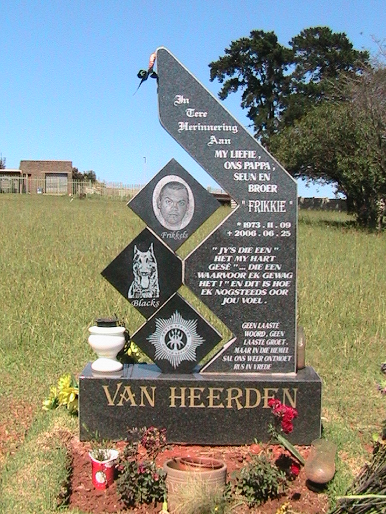 Photo from /search/photos/South Africa/Gauteng/KRUGERSDORP (STERKFONTEIN) CEMETERY/VAN HEERDEN_F (SAPS).JPG